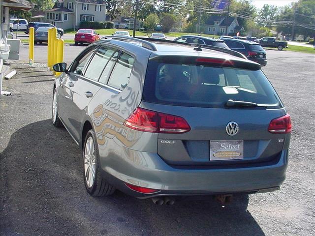 2015 Volkswagen Golf SportWagen TDI photo 3