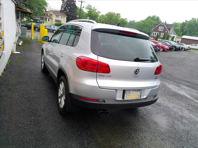 2017 Volkswagen Tiguan Wolfsburg:10510
