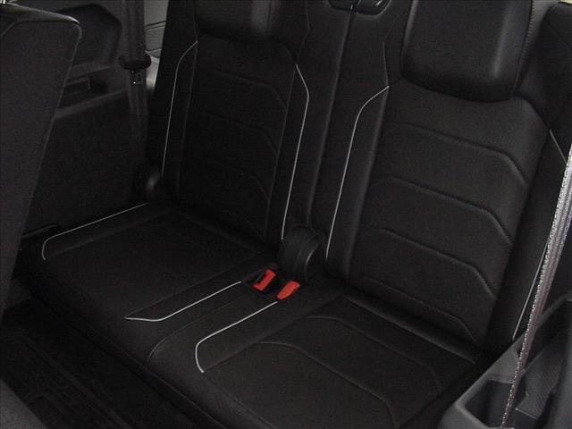 2019 Volkswagen Tiguan SEL Premium photo 32