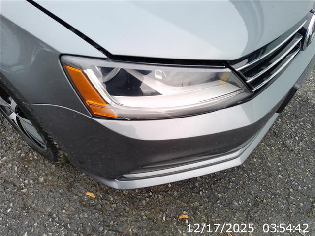 2017 Volkswagen Jetta SE Manual:10432