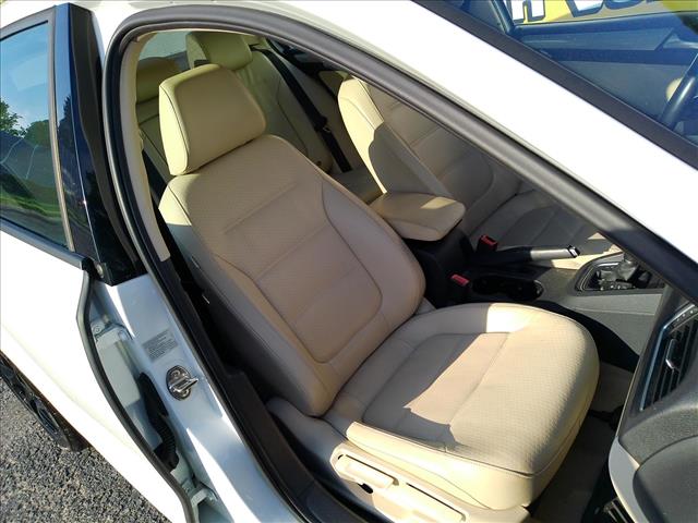 2015 Volkswagen Jetta SE w/ Nav AUTOMATIC:10516