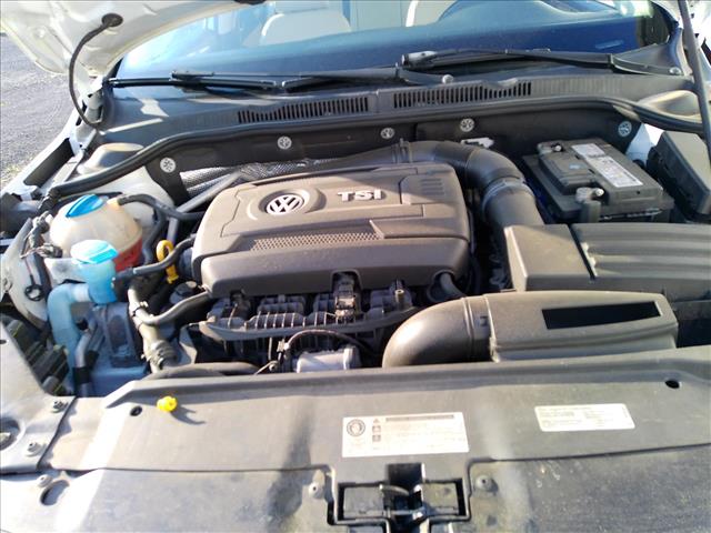 2015 Volkswagen Jetta SE w/ Nav AUTOMATIC:10516