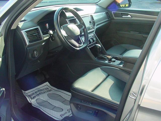 2021 Volkswagen Atlas SEL photo 4