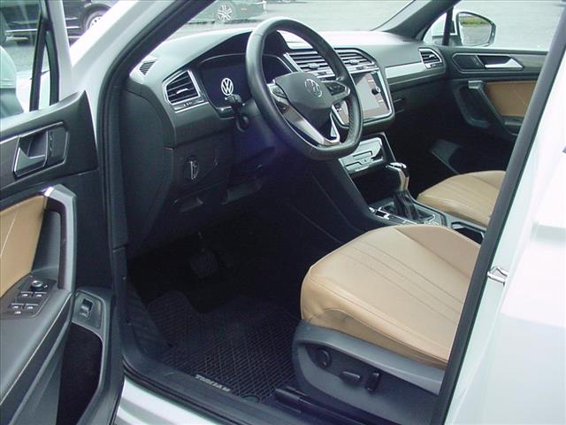 2022 Volkswagen Tiguan SE photo 3