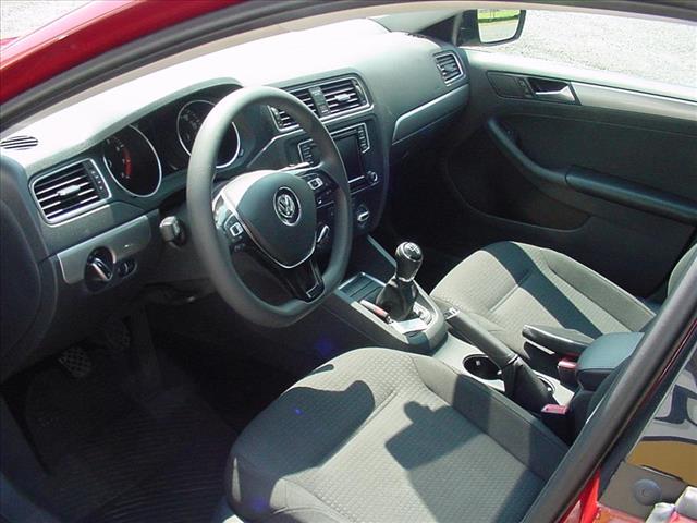 2016 Volkswagen Jetta SE photo 4