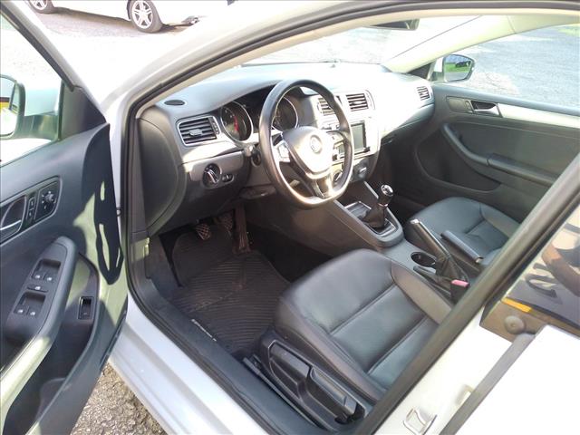 2017 Volkswagen Jetta SE 1.4T 5spd MANUAL EPA 40 MPG:10526