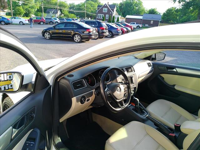 2015 Volkswagen Jetta SE w/ Nav AUTOMATIC:10516
