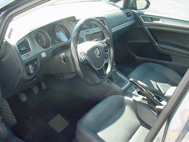 2015 Volkswagen Golf SportWagen TDI photo 4