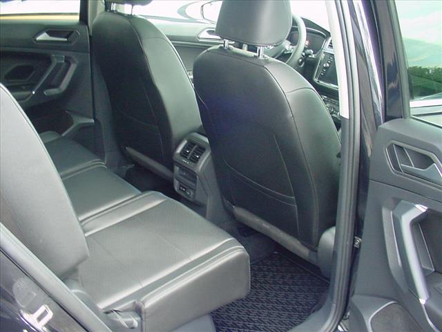2020 Volkswagen Tiguan SEL photo 37
