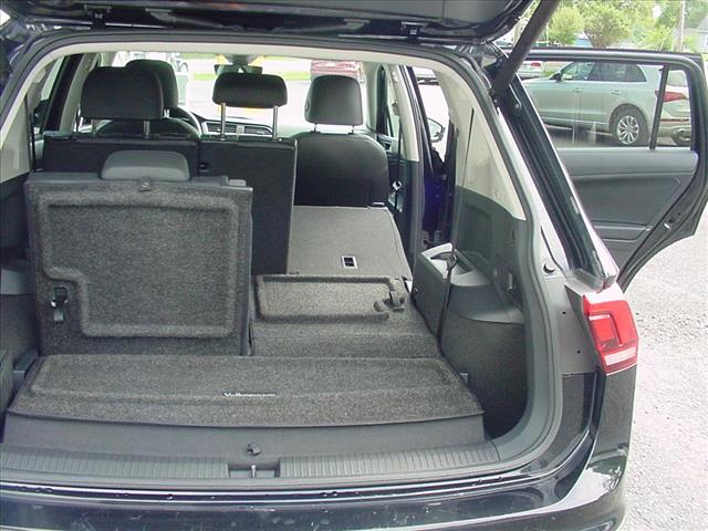 2020 Volkswagen Tiguan SEL photo 38
