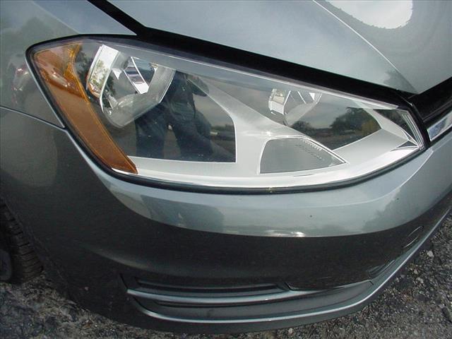 2017 Volkswagen Golf TSI photo 46