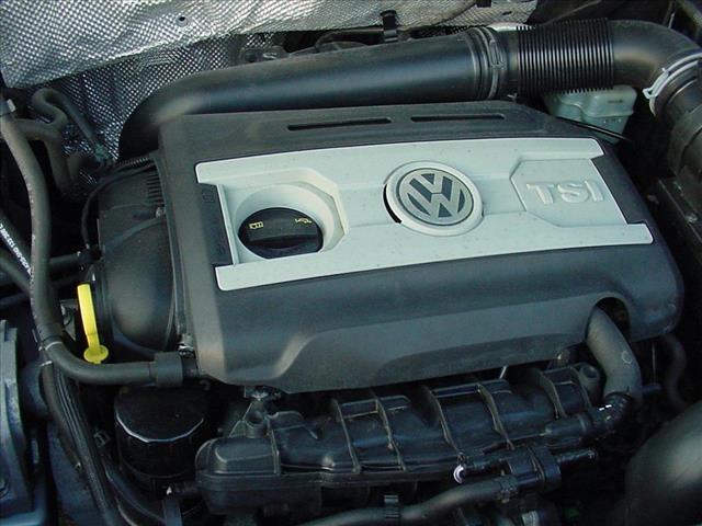 2017 Volkswagen Tiguan Sport AWD LOW 66k ONE OWNER Mi:10406