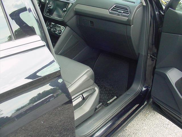 2020 Volkswagen Tiguan SEL photo 42