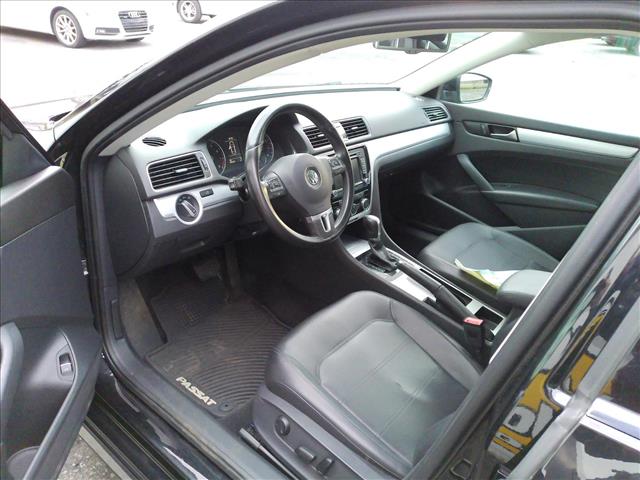 2012 Volkswagen Passat SE 2.5l Sunroof NEW VW TRADE:10461