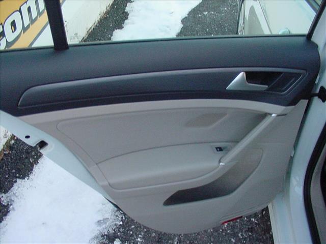 2019 Volkswagen Golf S Manual:10424