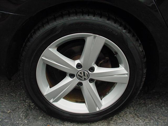 2015 Volkswagen Passat Limited 1.8 Turbo:10398