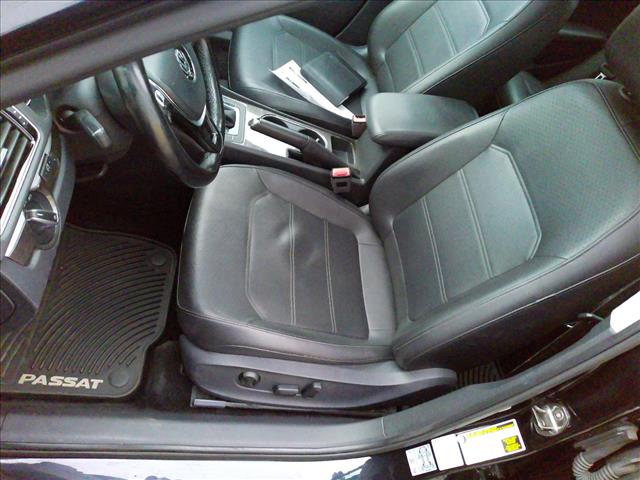 2017 Volkswagen Passat SE 1.8T Automatic EPA34MPG:10560