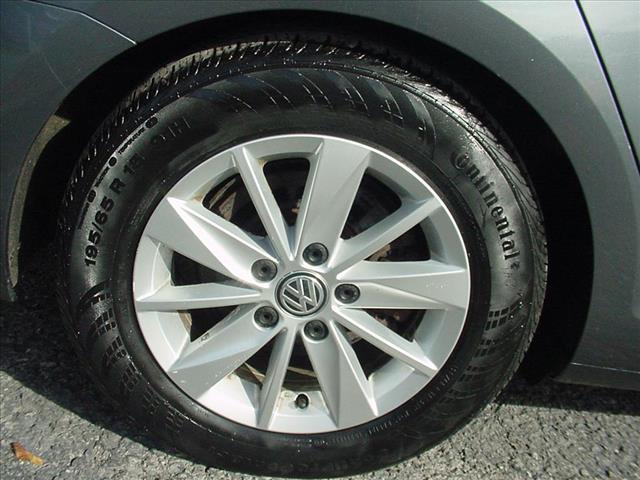 Photo of 2017 Volkswagen Golf SportWagen S 5spd Manual ONE OWNER in Waterloo, NY - 6,  2017 Volkswagen Golf SportWagen S 5spd Manual ONE OWNER:10394