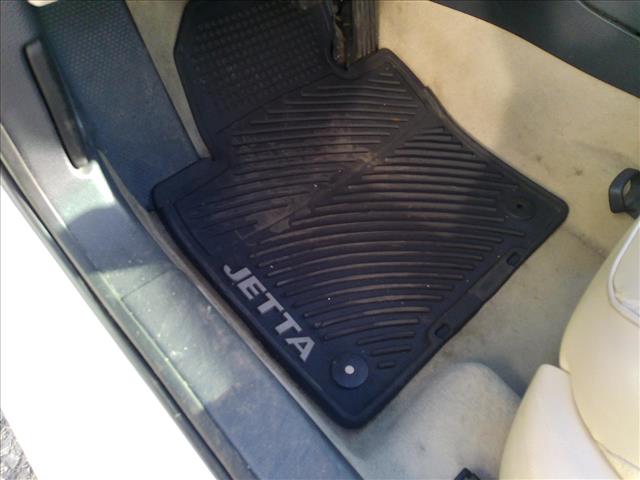 2015 Volkswagen Jetta SE w/ Nav AUTOMATIC:10516