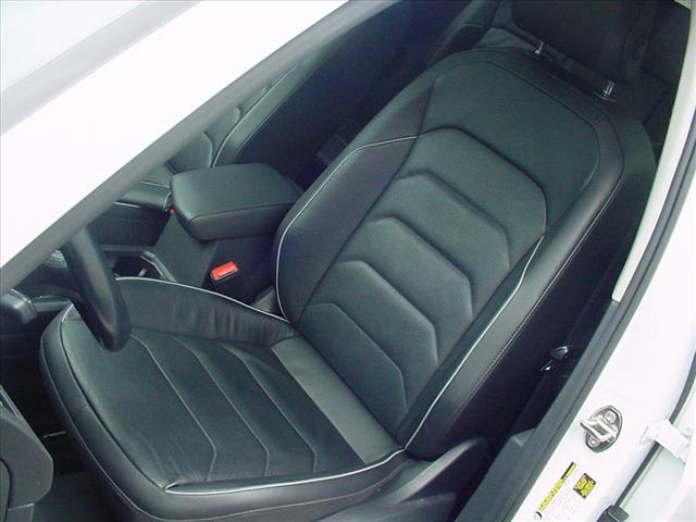 2019 Volkswagen Tiguan SEL Premium photo 5