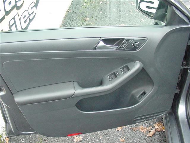 2015 Volkswagen Jetta S 5spd Manual FIVE SPEED:10417