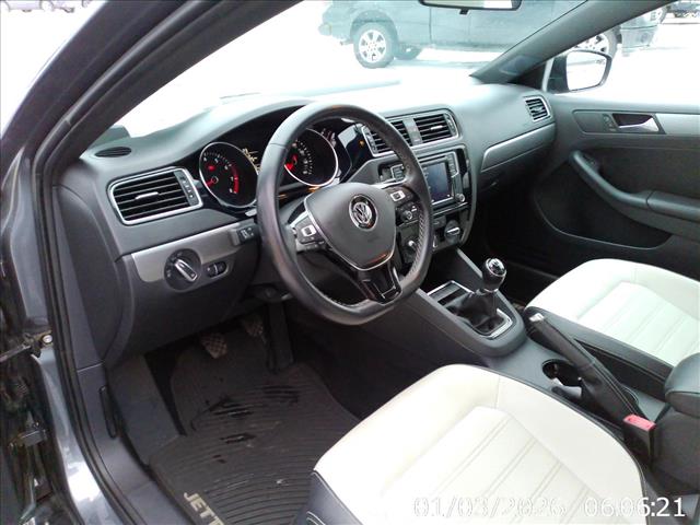 2016 Volkswagen Jetta Sport 5spd:10435