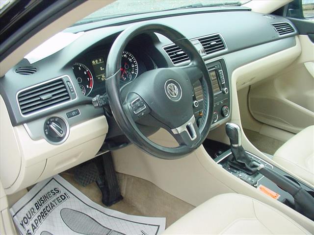 2015 Volkswagen Passat Limited 1.8 Turbo:10398