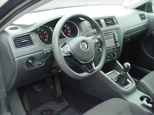 2015 Volkswagen Jetta S 5spd Manual FIVE SPEED:10417