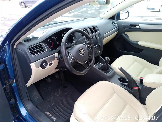 2018 Volkswagen Jetta SE Manual 5spd RARE LOW MILES:10431