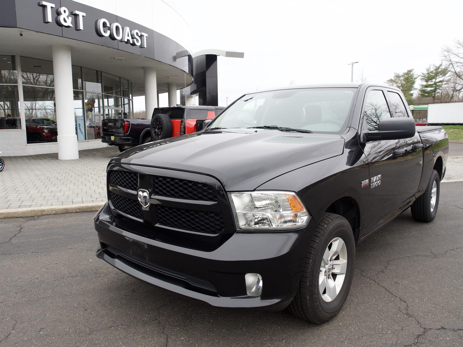 2017 RAM 1500 Express Quad Cab 4WD