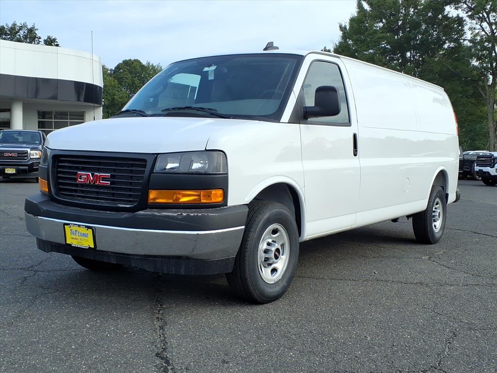 2025 GMC Savana Cargo 3500 RWD