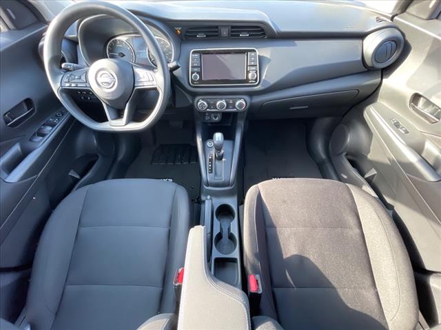 2025 Nissan Kicks Play CVT