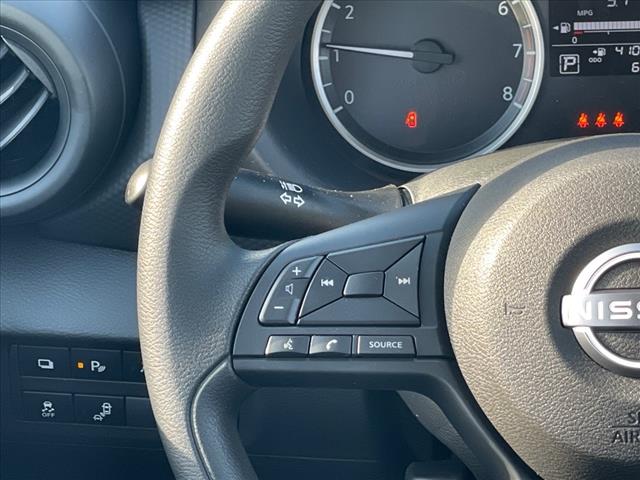2025 Nissan Kicks Play CVT