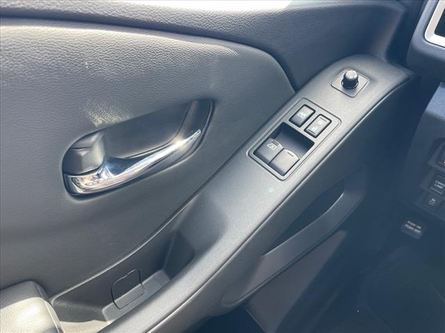 2025 Nissan Frontier AUTO