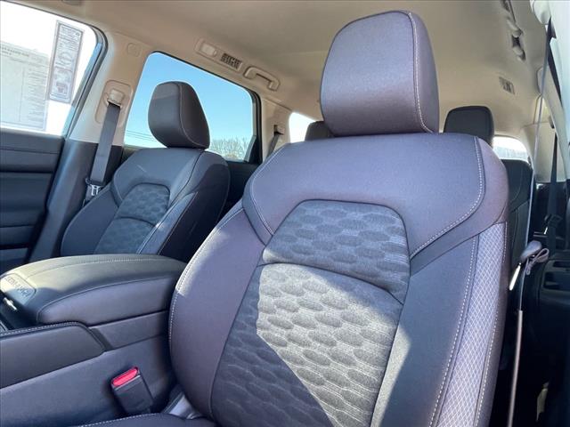 2025 Nissan Pathfinder AUTO