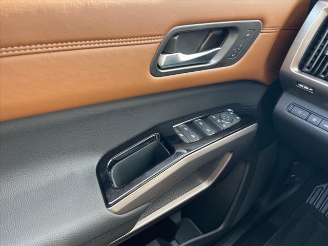 2025 Nissan Pathfinder AUTO