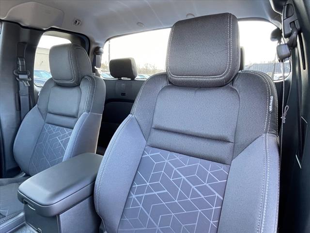 2025 Nissan Frontier AUTO