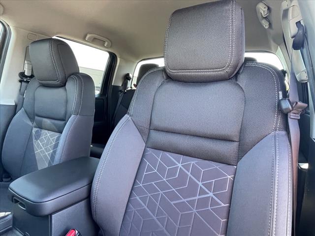 2025 Nissan Frontier AUTO