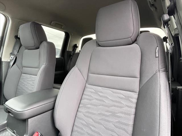 2025 Nissan Frontier AUTO