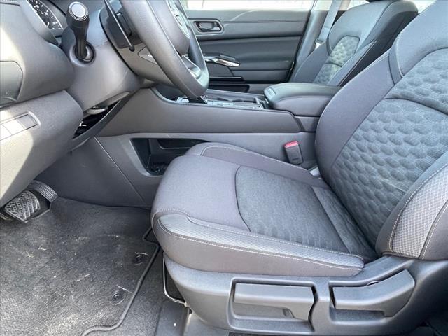 2025 Nissan Pathfinder AUTO