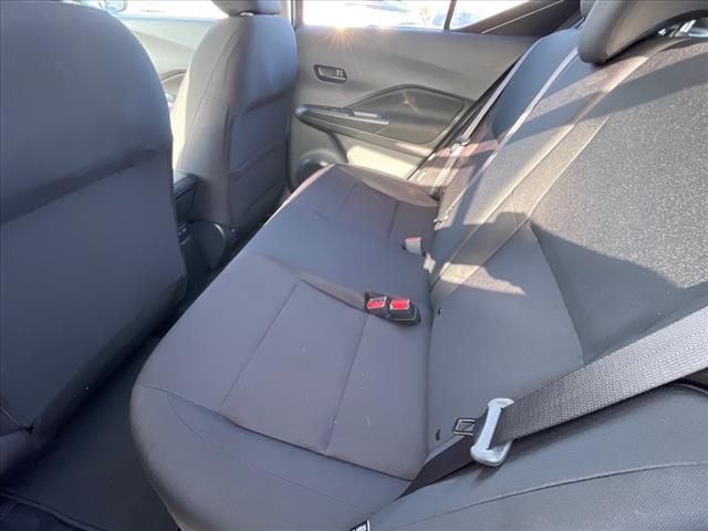 2025 Nissan Kicks Play CVT