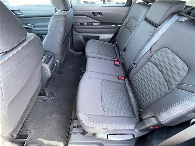 2025 Nissan Pathfinder AUTO