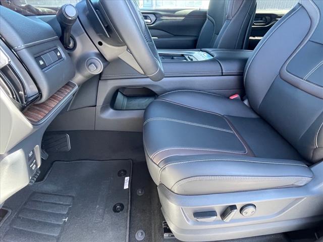 2025 Nissan Armada AUTO