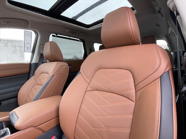 2025 Nissan Pathfinder AUTO