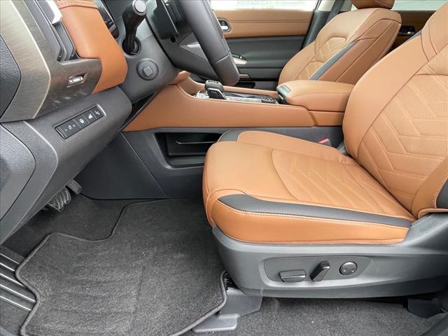 2025 Nissan Pathfinder AUTO