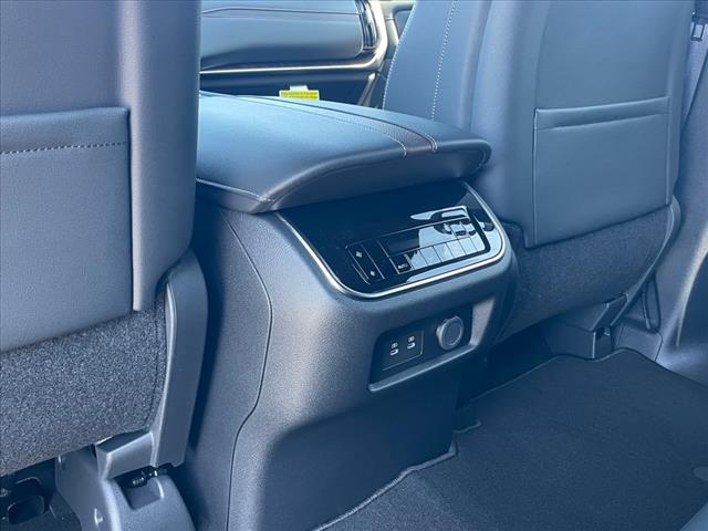 2025 Nissan Armada AUTO