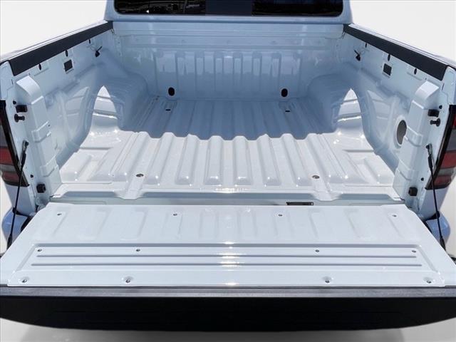 2025 Nissan Frontier AUTO