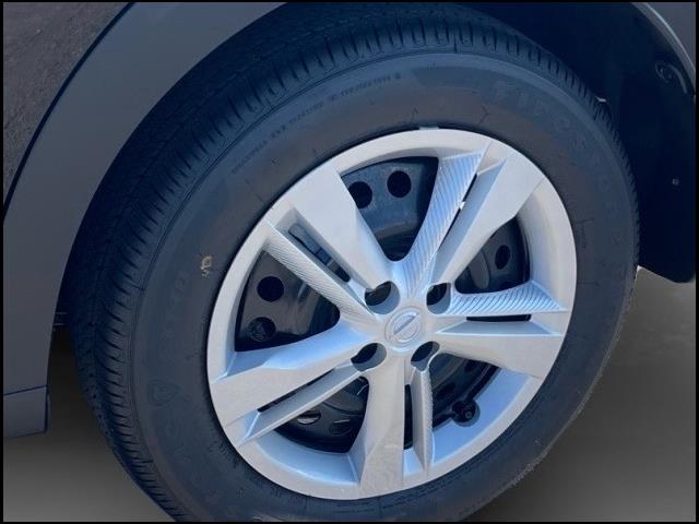 2025 Nissan Kicks Play CVT