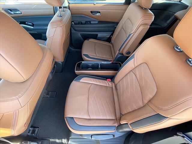 2025 Nissan Pathfinder AUTO