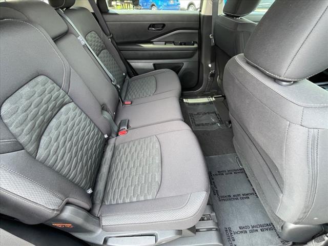 2023 Nissan Pathfinder S